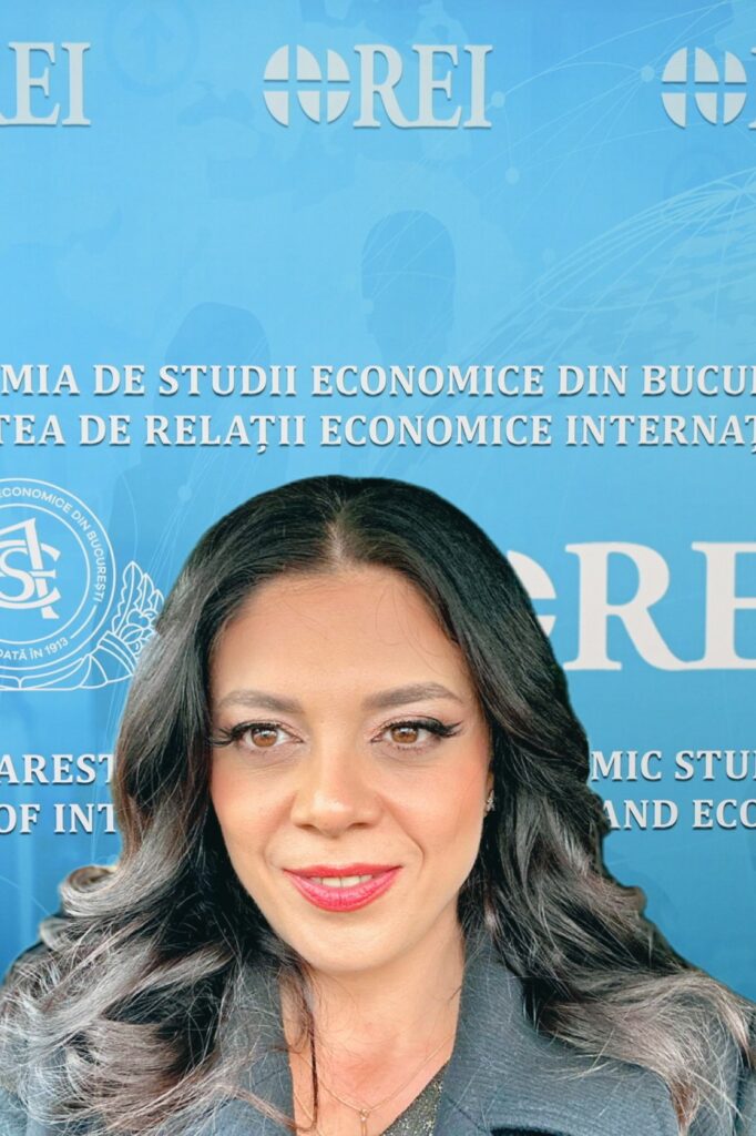 Conf.univ_.dr_.-RASCANU-Iulia-Nicoleta-1-682×1024